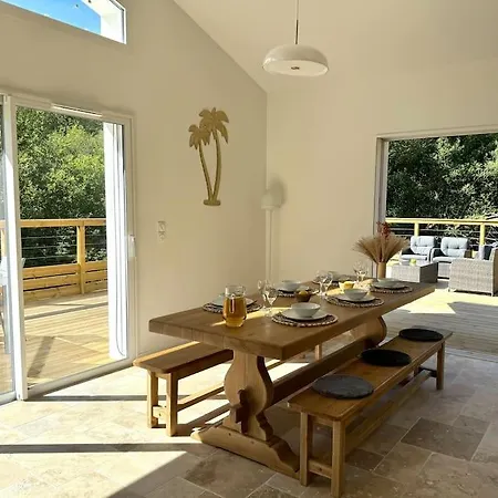 Villa A Deux Pas Du *