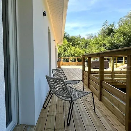 A Deux Pas Du Villa
