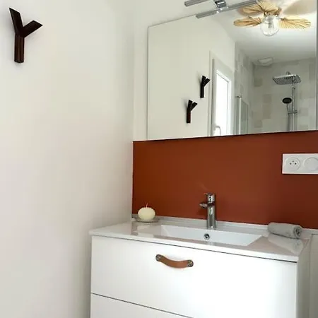 A Deux Pas Du Villa Léon